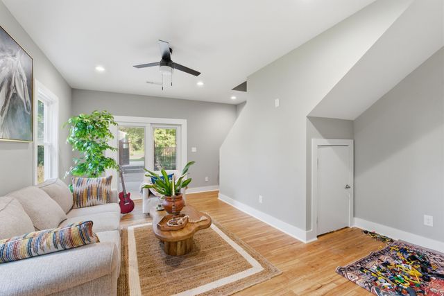 3813 Dr Walter S Davis Blvd, Nashville, TN 37209
