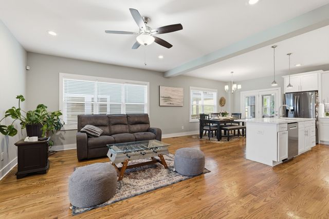 3813 Dr Walter S Davis Blvd, Nashville, TN 37209