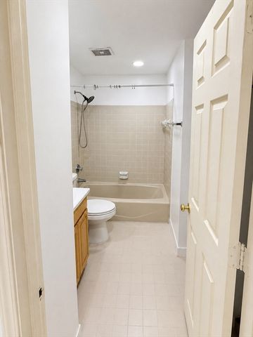 74 Tyler St C, Boston, MA 02111