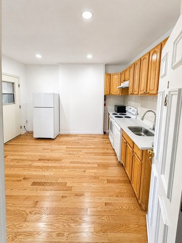 74 Tyler St C, Boston, MA 02111