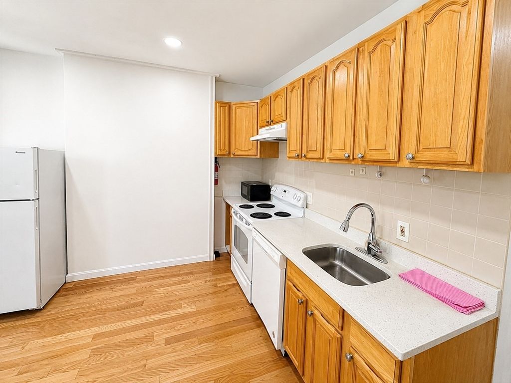 74 Tyler St C, Boston, MA 02111