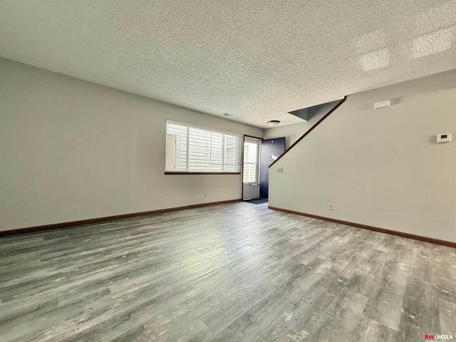 1716 Granada Lane, Lincoln, NE 68528