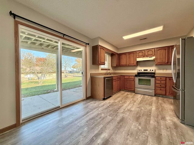 1716 Granada Lane, Lincoln, NE 68528