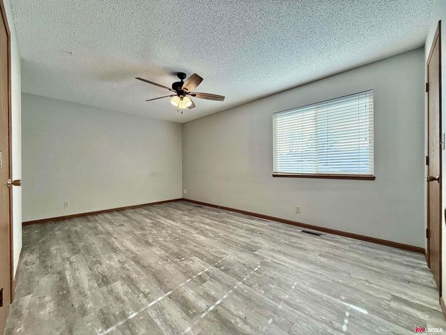 1716 Granada Lane, Lincoln, NE 68528