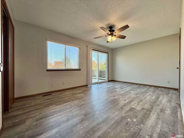 1716 Granada Lane, Lincoln, NE 68528