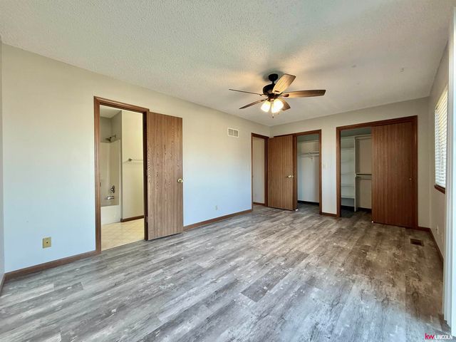 1716 Granada Lane, Lincoln, NE 68528