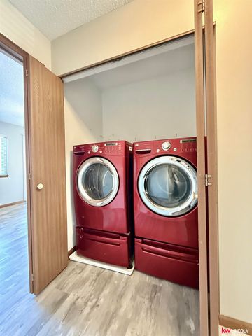 1716 Granada Lane, Lincoln, NE 68528