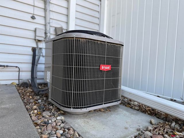 1716 Granada Lane, Lincoln, NE 68528