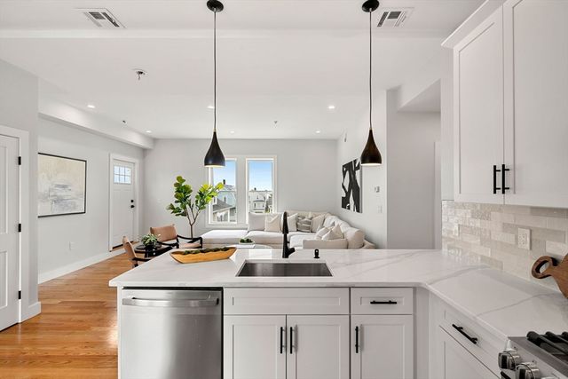 1088 Saratoga St 3, Boston, MA 02128