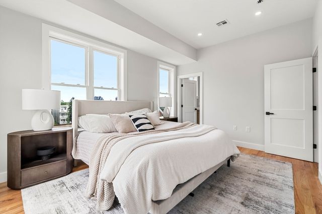 1088 Saratoga St 3, Boston, MA 02128