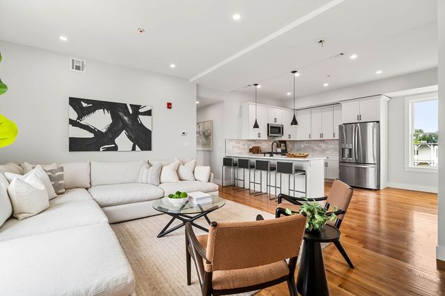 1088 Saratoga St 3, Boston, MA 02128