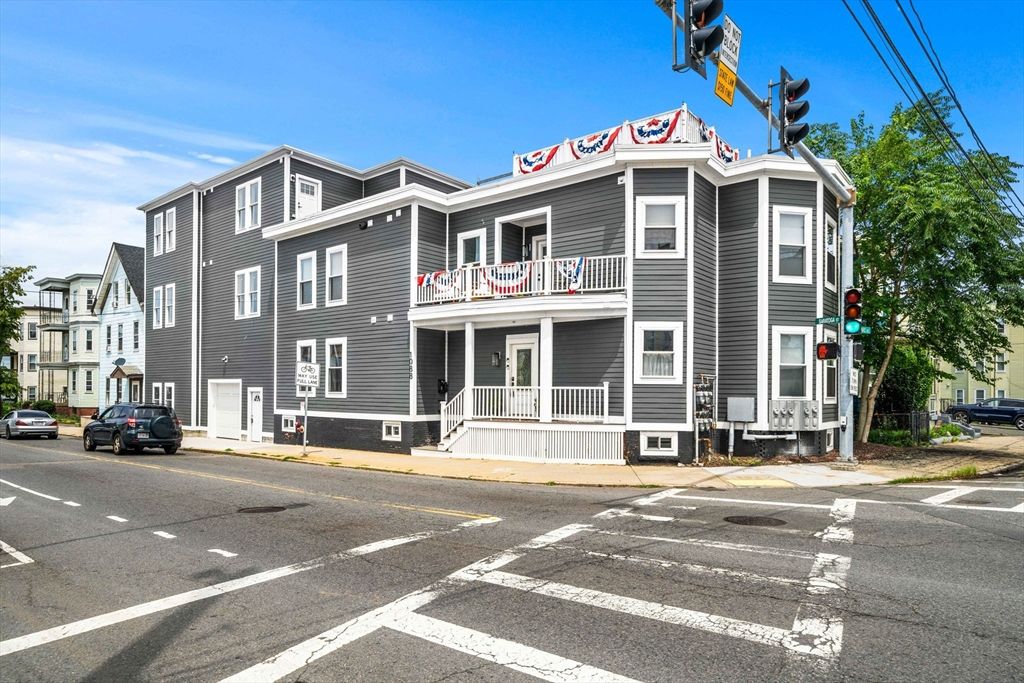 1088 Saratoga St 3, Boston, MA 02128