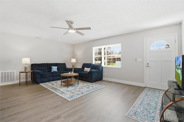 6033 E Rector Street, Inverness, FL 34452