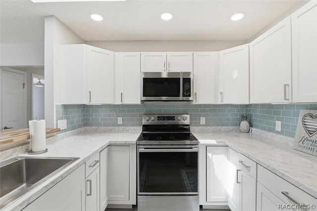 6033 E Rector Street, Inverness, FL 34452