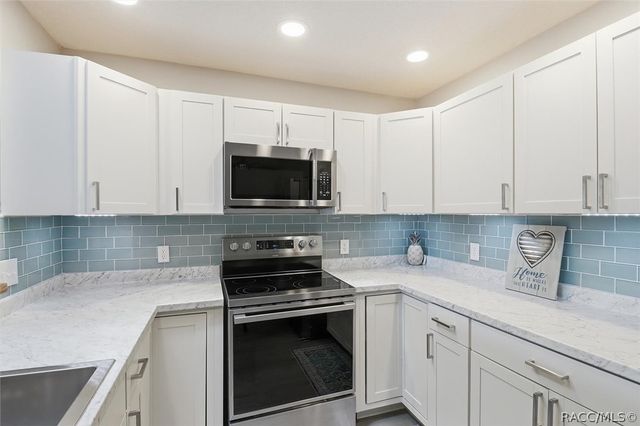 6033 E Rector Street, Inverness, FL 34452