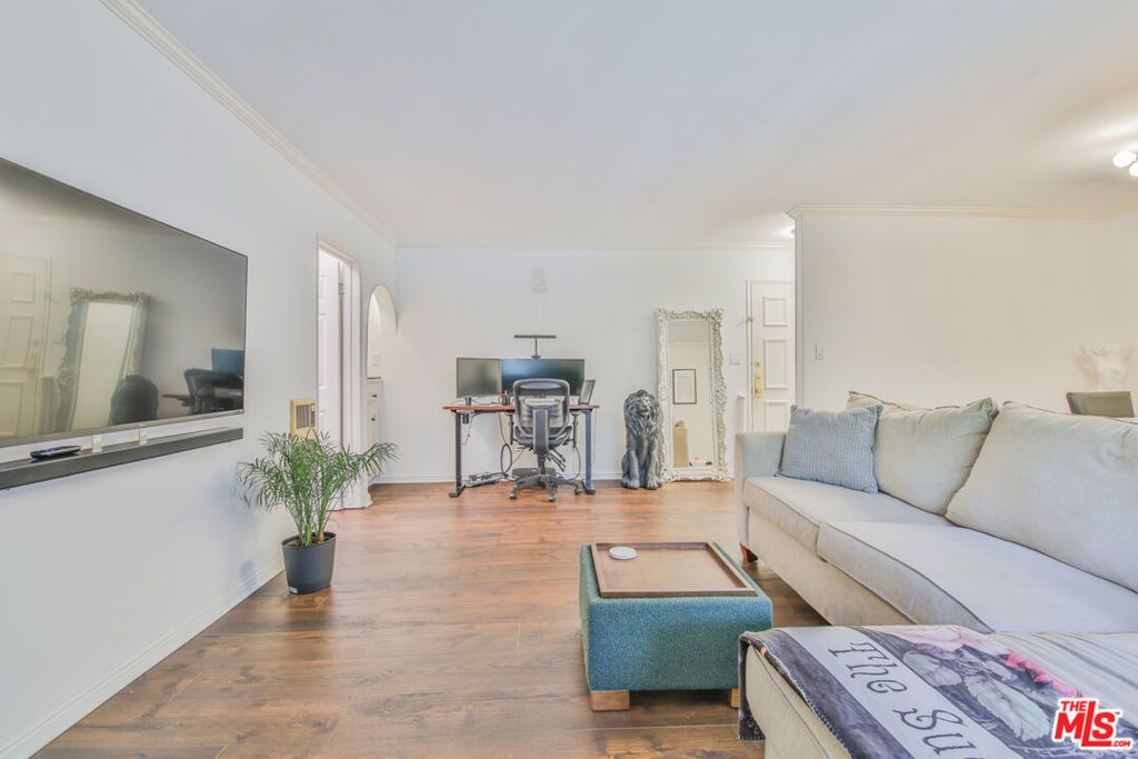 625 N Flores Street 102, West Hollywood, CA 90048 — exterior