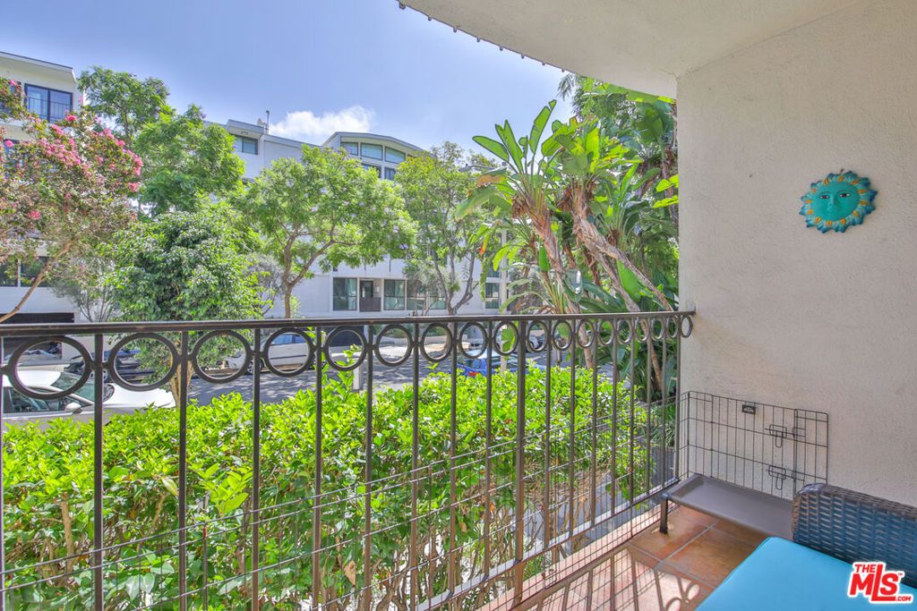 625 N Flores Street 102, West Hollywood, CA 90048 — photo 2