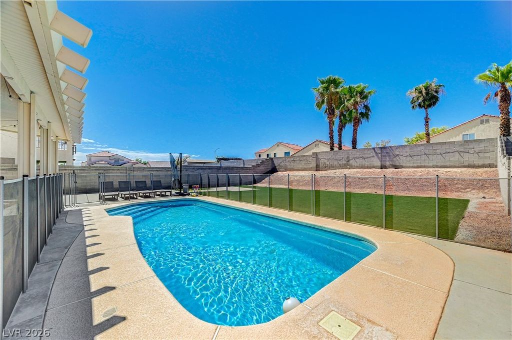 6115 Cozy Creek Street, North Las Vegas, NV 89031 — exterior