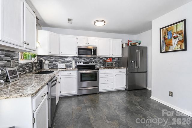 105 Lake Top Lane, Statesville, NC 28677