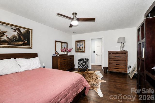 105 Lake Top Lane, Statesville, NC 28677
