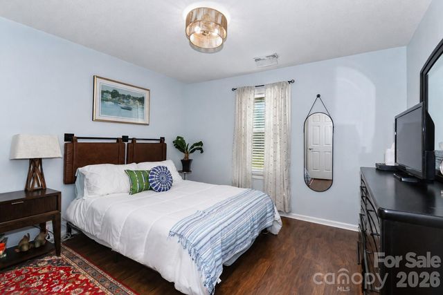 105 Lake Top Lane, Statesville, NC 28677