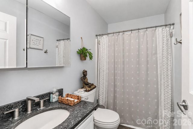 105 Lake Top Lane, Statesville, NC 28677