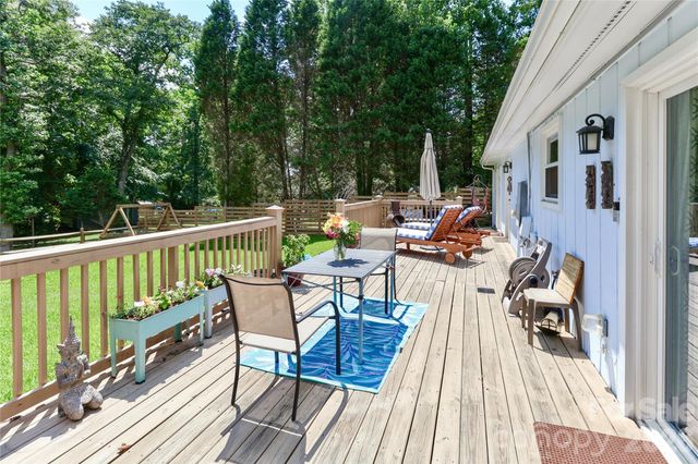 105 Lake Top Lane, Statesville, NC 28677
