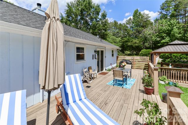 105 Lake Top Lane, Statesville, NC 28677