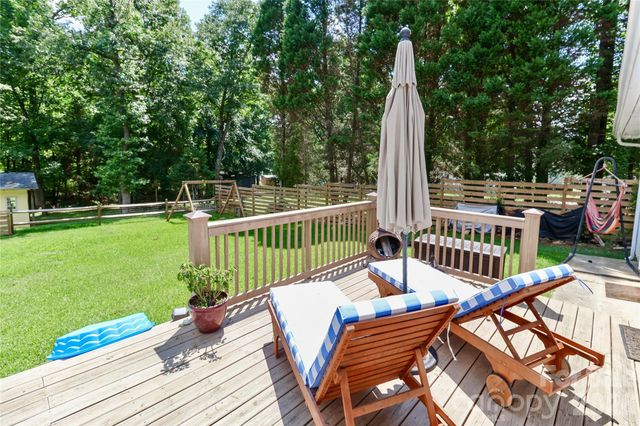 105 Lake Top Lane, Statesville, NC 28677