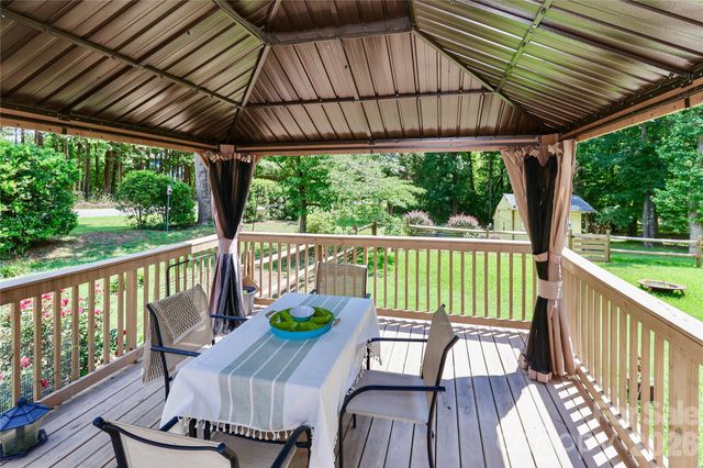 105 Lake Top Lane, Statesville, NC 28677