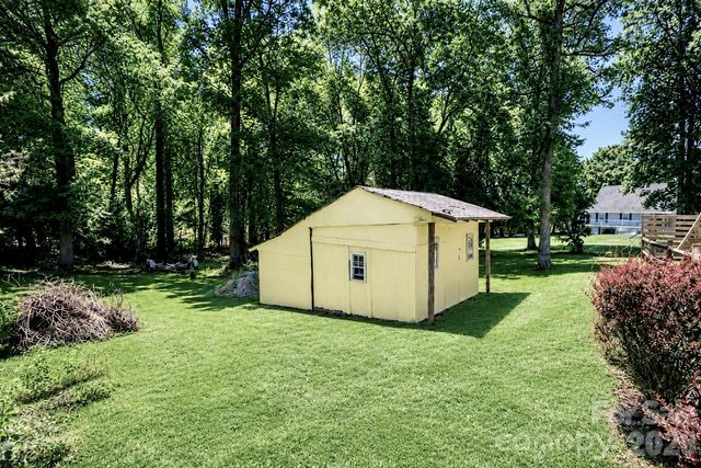 105 Lake Top Lane, Statesville, NC 28677