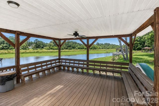 105 Lake Top Lane, Statesville, NC 28677