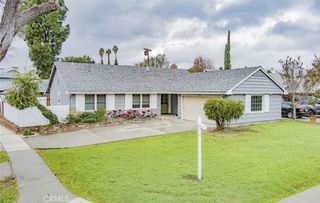 22201 Schoolcraft, Canoga Park, CA 91303
