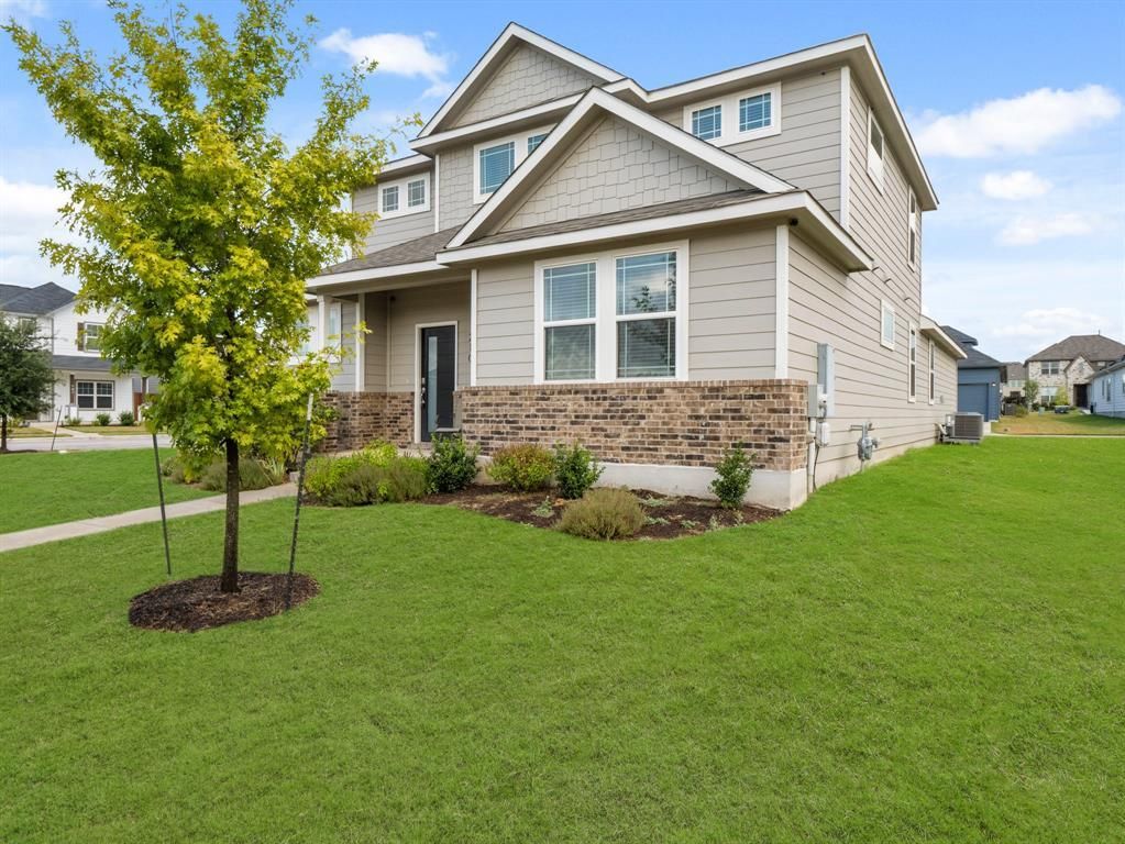210 Doc Johns DR, Hutto, TX 78634