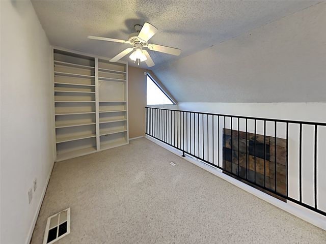 3121 Sondra Drive 208, Fort Worth, TX 76107