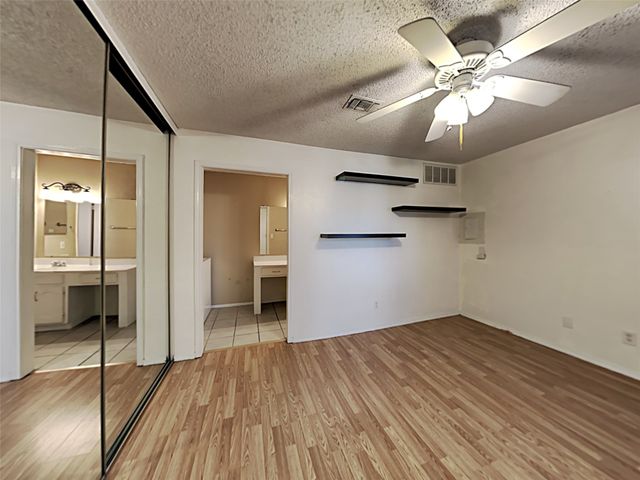 3121 Sondra Drive 208, Fort Worth, TX 76107