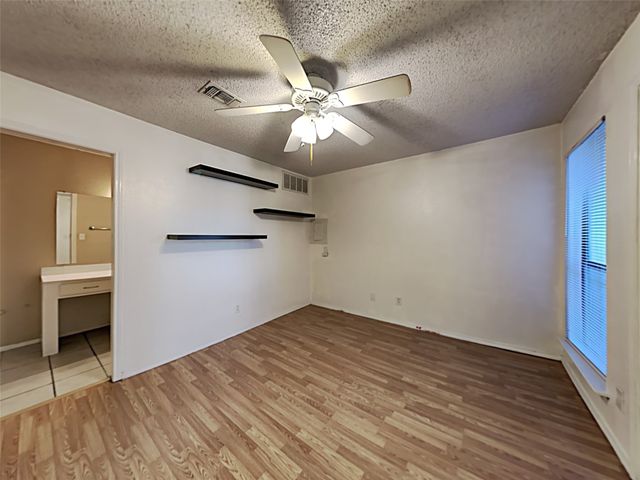 3121 Sondra Drive 208, Fort Worth, TX 76107