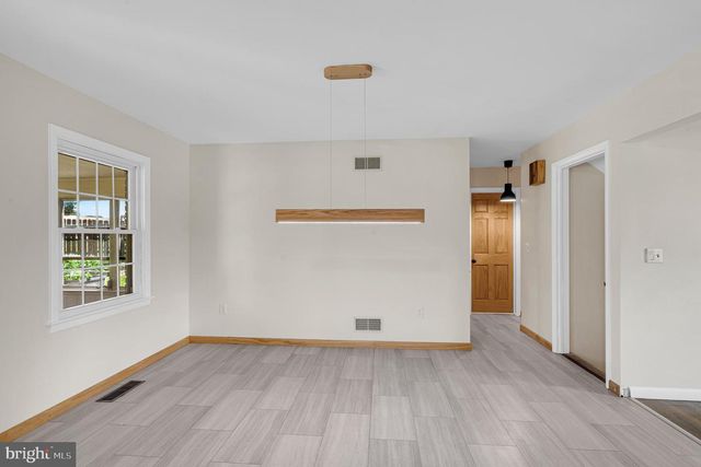 1150 WESTMINSTER AVE, Hanover, PA 17331