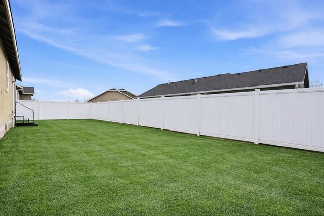 12411 W 2nd Ave, Airway Heights, WA 99001