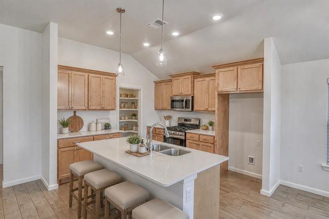 10512 NW 31st Place, Yukon, OK 73099