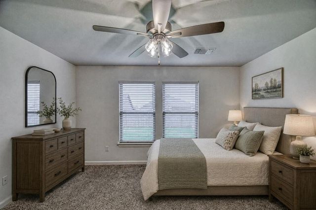 10512 NW 31st Place, Yukon, OK 73099