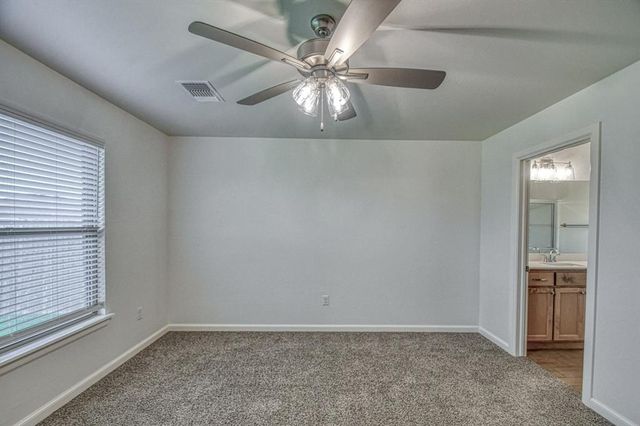 10512 NW 31st Place, Yukon, OK 73099