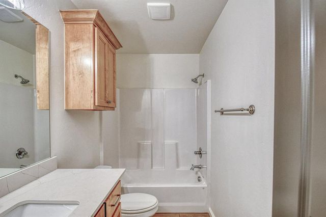 10512 NW 31st Place, Yukon, OK 73099