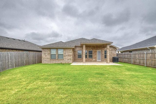 10512 NW 31st Place, Yukon, OK 73099