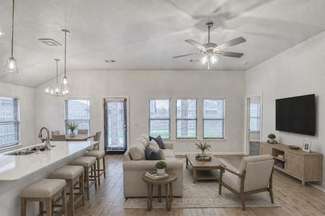 10512 NW 31st Place, Yukon, OK 73099