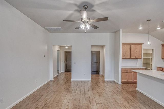 10512 NW 31st Place, Yukon, OK 73099