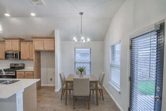 10512 NW 31st Place, Yukon, OK 73099