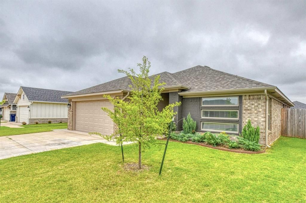 10512 NW 31st Place, Yukon, OK 73099
