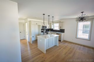 108 W 2nd Street E, Owasso, OK 74055