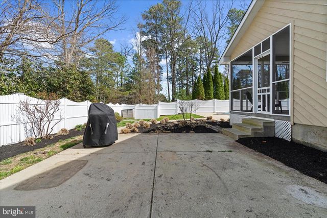 12 FAIRWAY IS, Grasonville, MD 21638